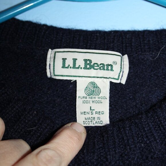 L.L.Bean Men's Large 100% Wool Md in Scotland Colored Patches Crew Neck Sweater - Picture 3 of 16